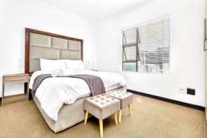 Sandton Lux, 2 Bedroom & 2 Ensuite, No Load shedding