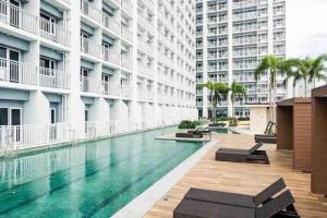 Condo with Bayview in Manila (along Roxas Boulevard)