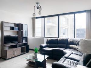 Penthouse en piso alto con vista al río, Guayaquil + PARQUEO