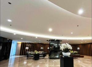 Condominium Staycation Near MOA & Airport