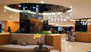 Condominium Staycation Near MOA & Airport