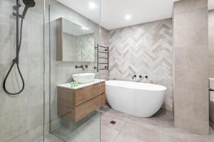 Perfect 2-Bed Inner-City Home with Pool & BBQ Area