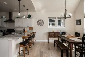 Southbridge Cottage: Cozy and Modern Home - Balmont