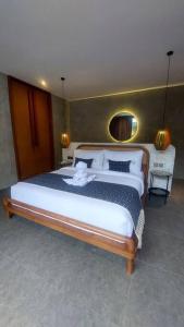 Akhila 1 - 1 BR modern tropical villa at the heart of Seminyak