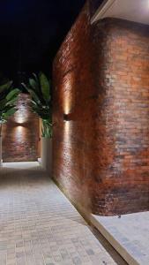 Akhila 5 - 1 BR modern tropical villa at the heart of Seminyak