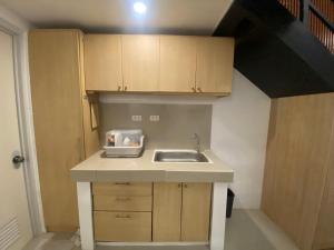 Transient in San Antonio Zambales can accomodate Island Hopping