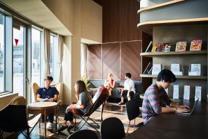 &AND HOSTEL HOMMACHI EAST