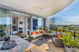 Casuarina Resort Style 3BR Apartment by uHoliday - Duranbah