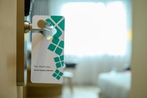 King Guest Room - Mobility Accessible room in Hilton Garden Inn Budapest