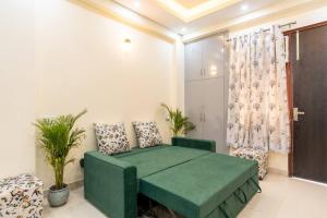 Homlee-Vasundhara 5BHK with Terrace(For Function)