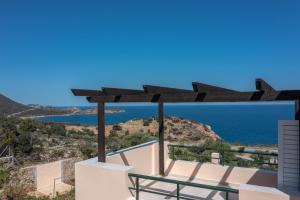 Sea Crest villa,near beach,pool,sea view and mountain,private parking