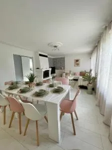 Maison chaleureuse 4 chambres avec jardin - Proche Paris - ARENA Paris Nord Villepinte - Parc des expositions - Aéroport CDG - Disney - Astérix - 弗朗斯地区特朗布莱