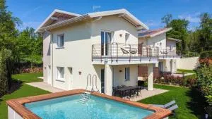 Luxury Villas Gardenia with Private Pool - bedizzole