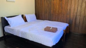 Aaira 8Pari Riverview Lodge