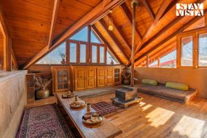 StayVista at The Manor Cozy Retreat in Kullu Manali