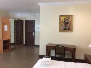 Dotties Place Hotel & Restaurant