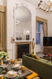 Luxury London 3 Bedroom Duplex with Pool Table - 4HS