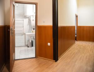 Single Room with Shared Bathroom room in Station Aparthotel
