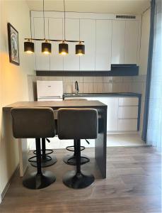 Two-Bedroom Apartment with Sea View room in Guesthouse Mira