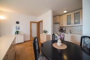 Apartment Marci with parking