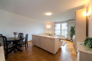 Apartment Marci with parking, Zagreb