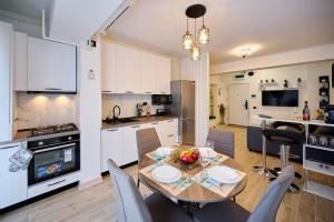 Sunset View Apartment in Infinity Beach Resort - parking