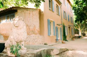 Appartements Gite classe 3* dans magnifique bastide provencale : photos des chambres