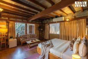 StayVista at The Manor Cozy Retreat in Kullu Manali