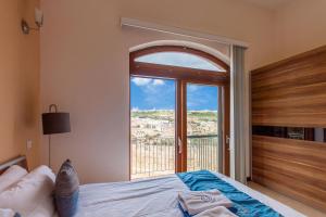 Harbour Views Gozitan Villa Shared Pool - Happy Rentals