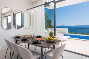 Luxury Villa Aurora by the sea