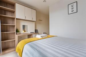 247 Serviced Accommodation in Telford 2 BR Apartment