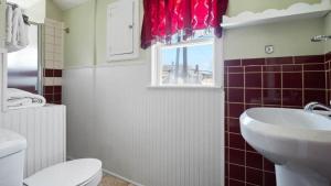 Governors Mansion beautiful 3bd with pool table
