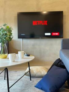 b hotel Dai3Himawari - 30 sec to PeacePark!! HUGE comfort house Up to 10p