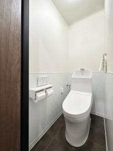 Earls Court by b hotel - Apt for 14 Ppl Great Location In a Quiet Area