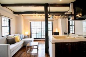 Pacifica by b hotel - 30sec walk to PeacePark, Beautiful Condo