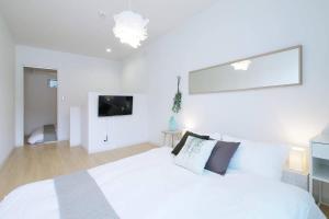 b hotel Ball Park - 2mins walk Baseball 5mins walk Hiroshima Sta 4ppl