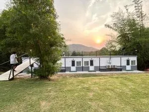 Bansuanmaenam(บ้านสวนแม่น้ำ):sunset view room - Ban Dan Makham Tia