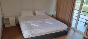 Bansuanmaenam(บ้านสวนแม่น้ำ):sunset view room