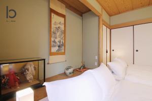 Hanagin by b hotel - 3 Bedroom Japanese apartment for 11 people 201