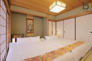 Hanagin - 3 Bedroom Japanese apartment for 11 people 201