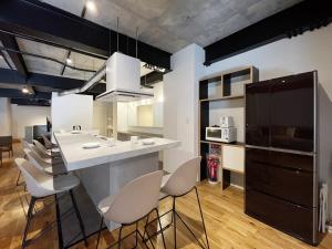 b hotel Kaniwasou 101 1BR good for 10PPL in the scenic Island of Miyajima