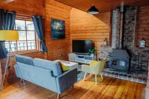 Finlodge- Pet-Friendly Scandinavian Cabin - Linkinhorne
