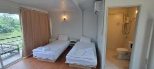 Bansuanmaenam(บ้านสวนแม่น้ำ):sunset view room