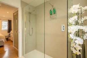 Delightful CENTRAL Duplex - 2 Mins To Station