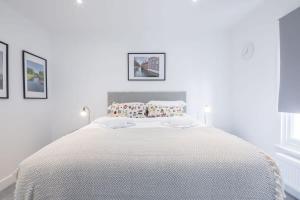 Refurbished High Spec CENTRAL Family Home