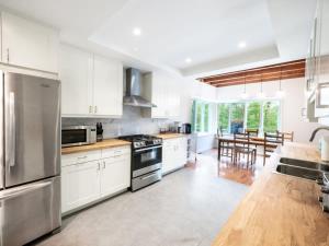 Berkshire Vacation Rentals: High End Berkshires Getaway