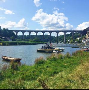 Woodpecker Lodge- A Pet Friendly Rural Retreat