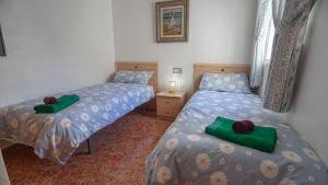 Lovely 2 Bed Penthouse Apartment with Large Private Solarium