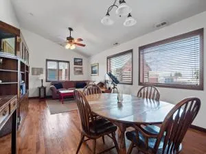 The Red Brick House - Twin Lakes