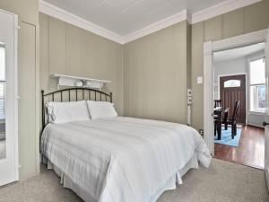 The Zinnia Victorian Charm with Mountain Views